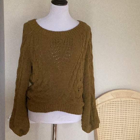 Express Sweaters - Express lightweight poly bulky knit sweater with balloon sleeves size XS